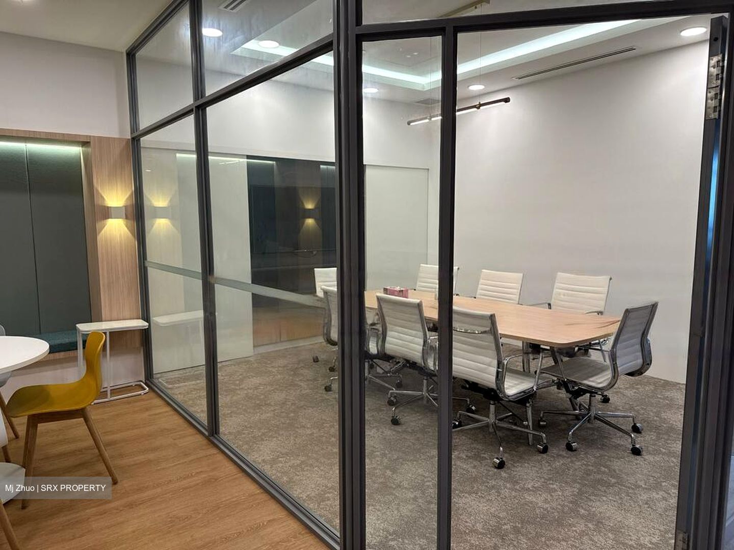 PLUS (D1), Office #454091181